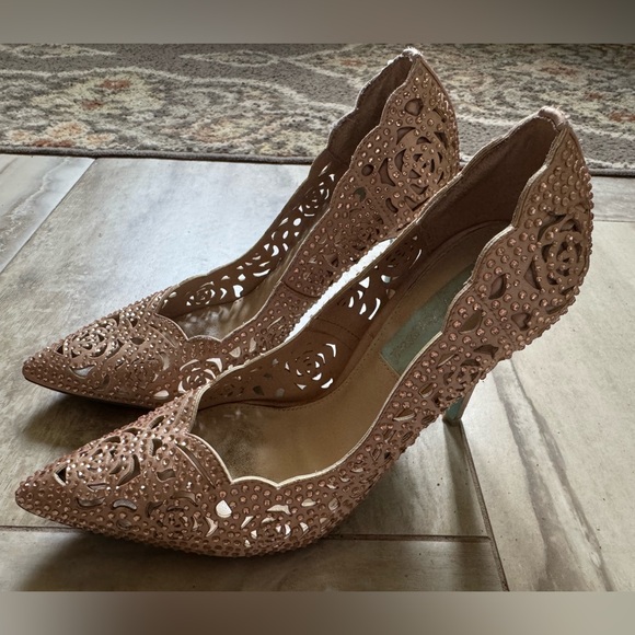 BETSEY JOHNSON Elsa Rose Gold Rhinestone bridal heels: Size 7 - Picture 12 of 12